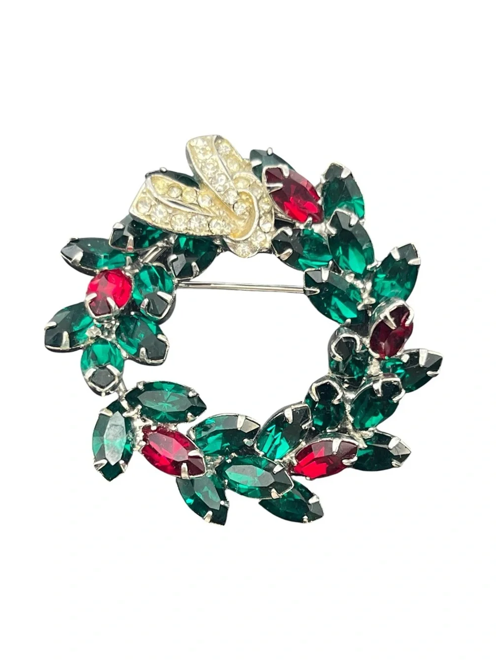 Christmas holly berry rhinestone red & green holiday wreath brooch pin vintage